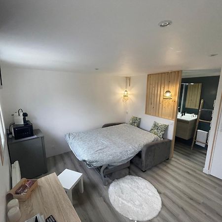 Chambre Type Studio Otel Frepillon Dış mekan fotoğraf